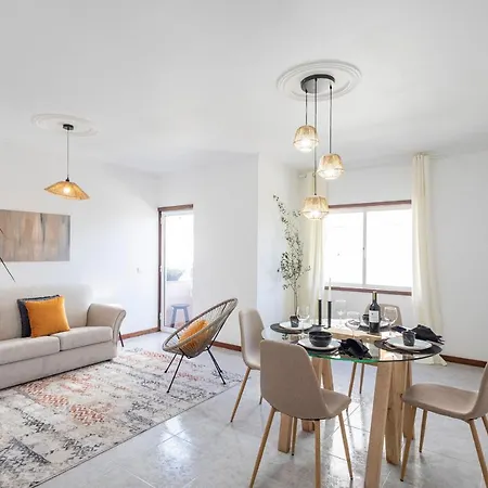 Apartment 3br Wonder By Lovelystay Braga